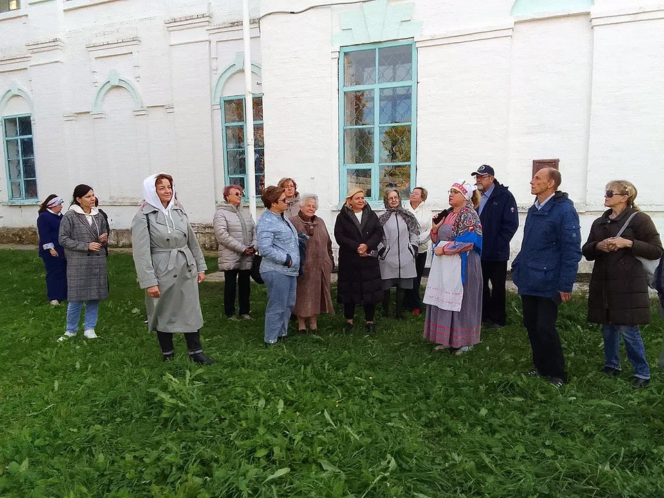 Seminar participants visiting the Finno-Ugric Ethnocultural Park